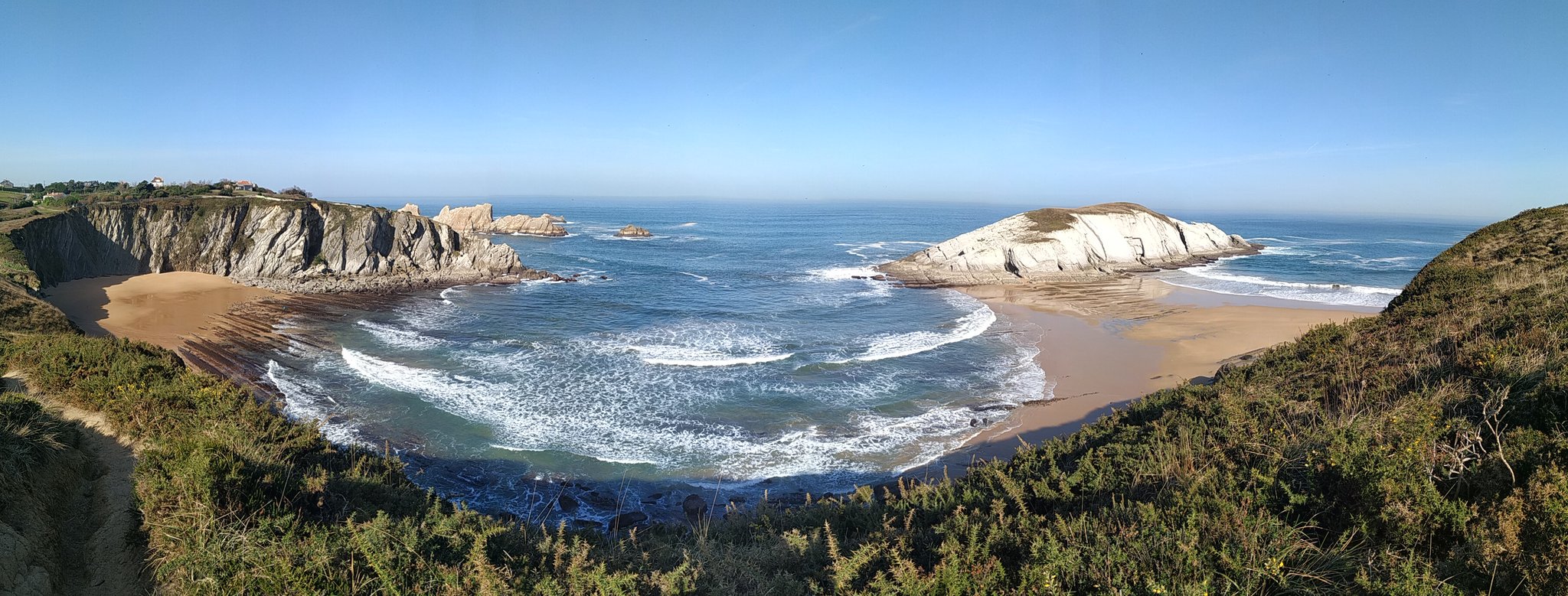 Costa Quebrada, Bezana